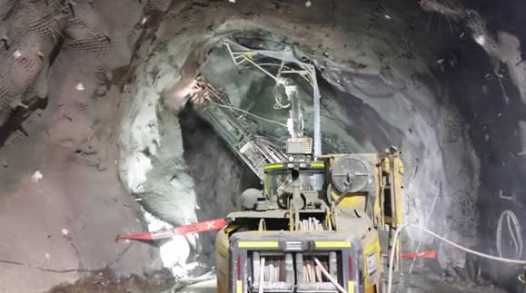 Capacitación minera combate a los accidentes por caída de rocas