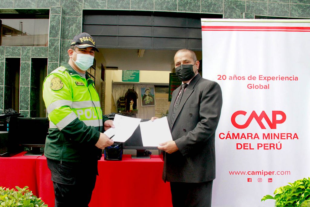 Cámara Minera del Perú realizó donación de equipos de cómputo a la PNP