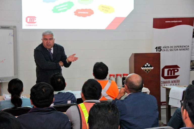 Primer curso en liderazgo para mina Cobriza de Doe Run Perú